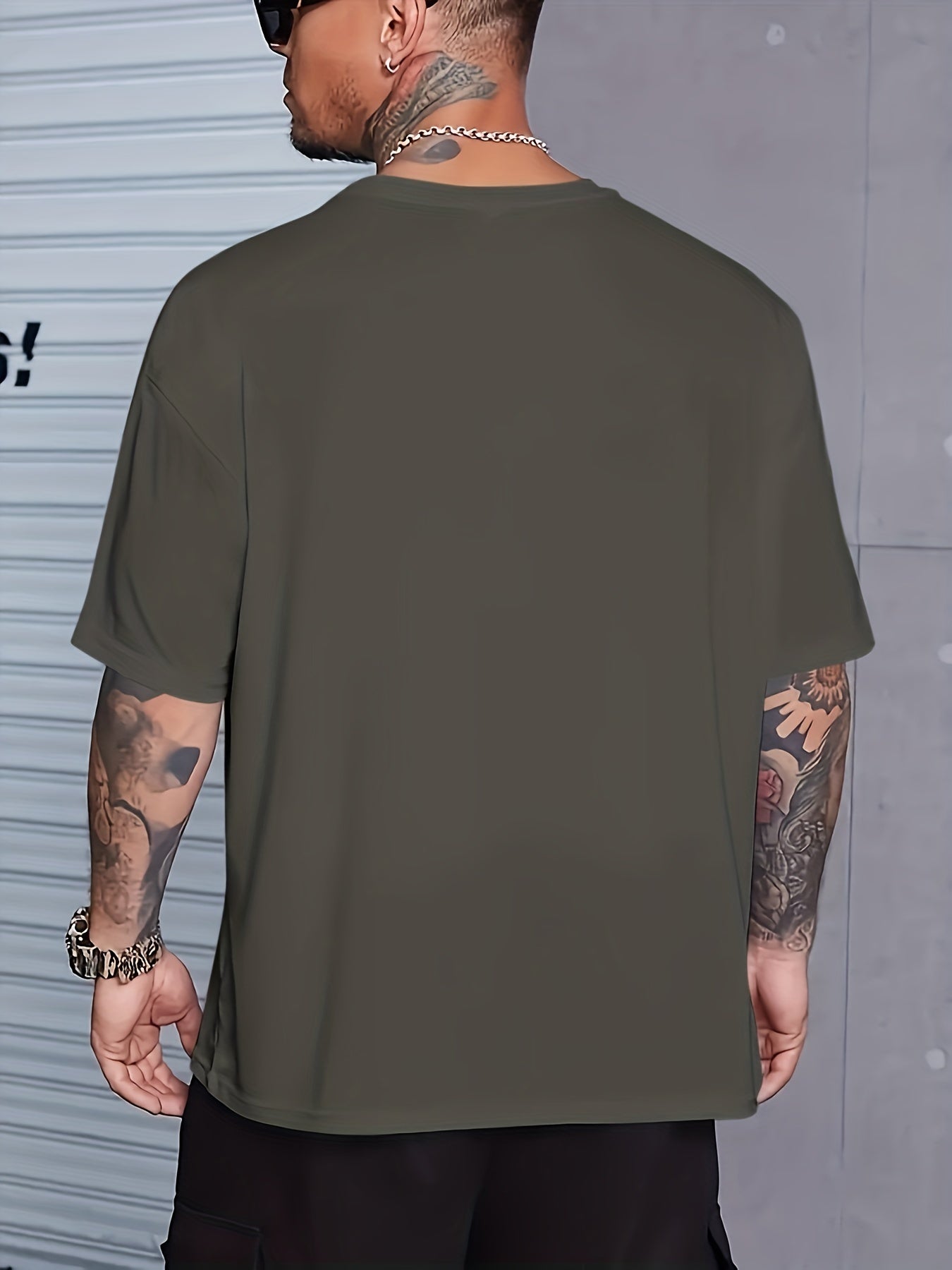 Plus Size Men's "Heavy Weights" Graphic Print T-shirt